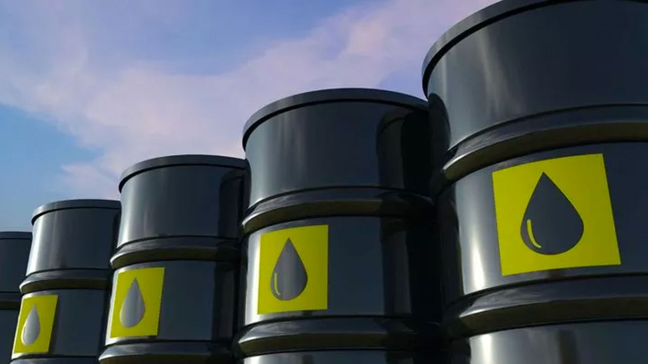 Brent petrolün varil fiyatı dalgalı seyrediyor