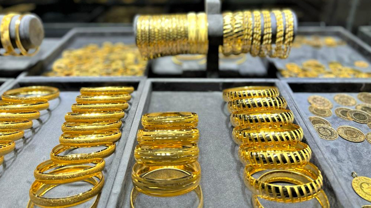 Gram altın 1200 lira olacak diyen Kapalıçarşı kuyumcusu altının neden yükseldiğini açıkladı