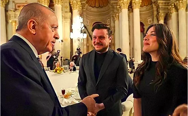 Erdoğan'ın iftar davetine katılan YouTuber Merve Özkaynak Atatürk çıkışıyla TT oldu