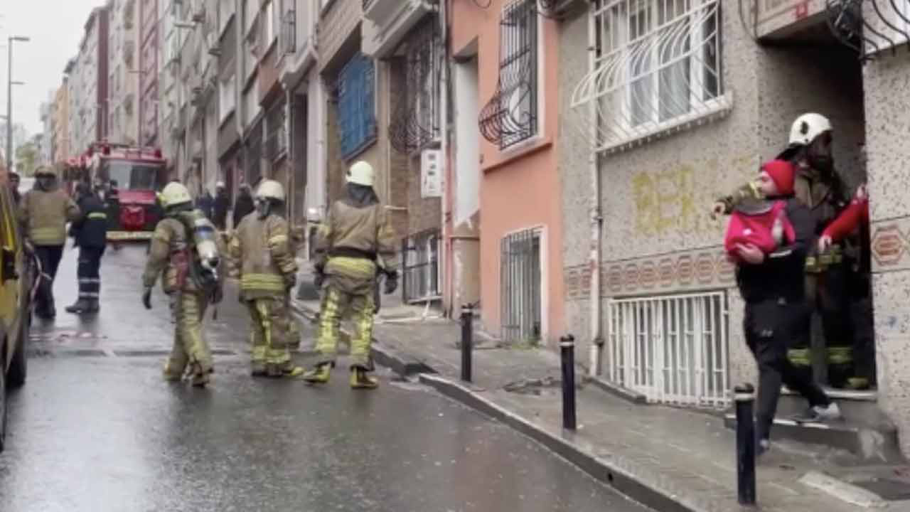 Şişli'de yer altı kabloları yanan sokakta 3 bina tahliye edildi