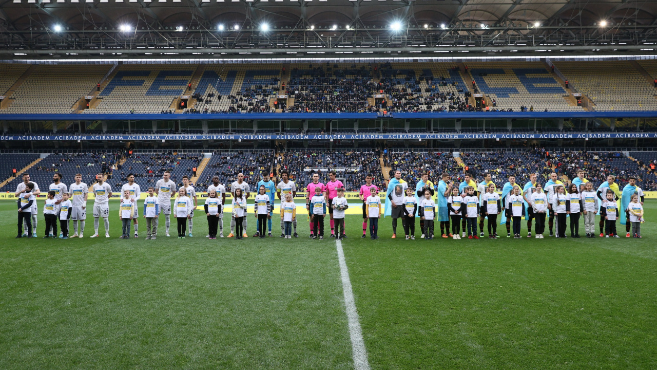 Fenerbahçe ile Shakhtar Donetsk barış için oynadı! Kanarya tek golle kazandı