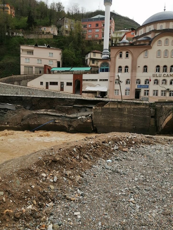 Akıllanmıyoruz! Giresun'da yeni sel felaketi! Selin yıktığı Dereli'nin yolu 3 ayda çöktü