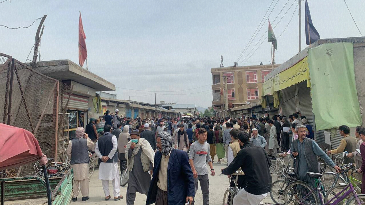 Afganistan'da camiye bombalı saldırı! Onlarca ölü ve yaralı var