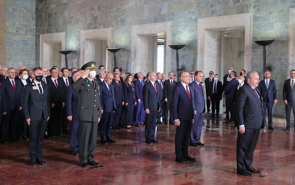 23 Nisan kutlamaları başladı Devlet Erkanı Anıtkabir'e çıktı iki yılın ardından ilk...