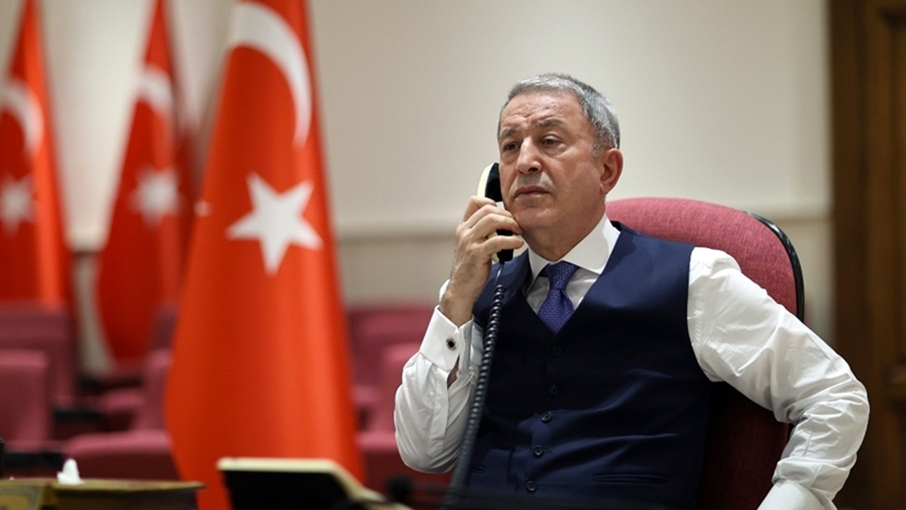 Milli Savunma Bakanı Hulusi Akar Ukraynalı mevkidaşı Reznikov ile telefonda görüştü