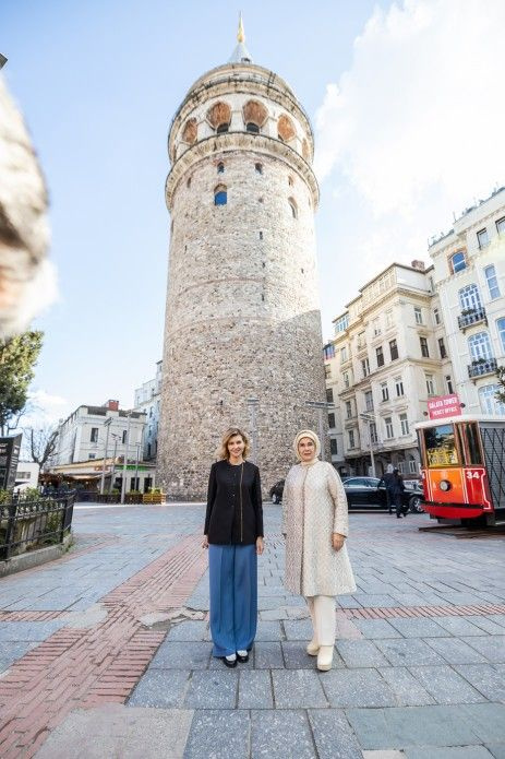 Ukrayna lideri Zelenski'nin eşi Olena Zelenka: Emine Erdoğan'dan yardım istedim