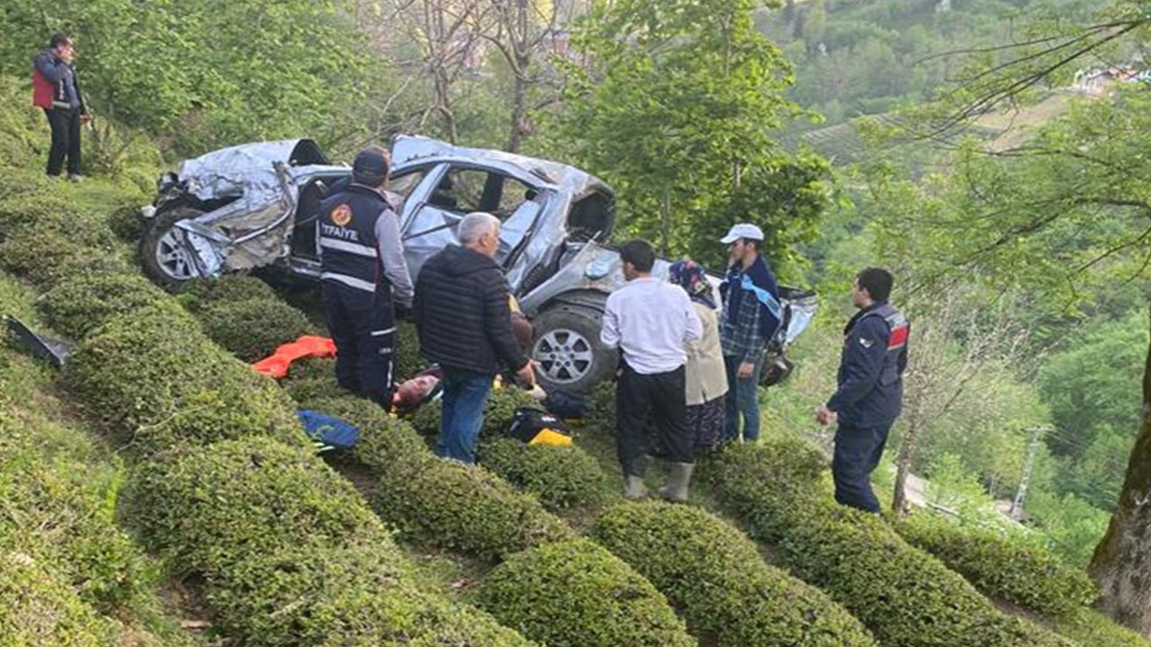 Artvin'de korkunç kaza! Çay bahçesine uçtu ölü ve yaralılar var