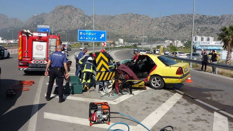 Antalya'da genç sürücünün feci ölümü! Abisi gözyaşlarına boğuldu