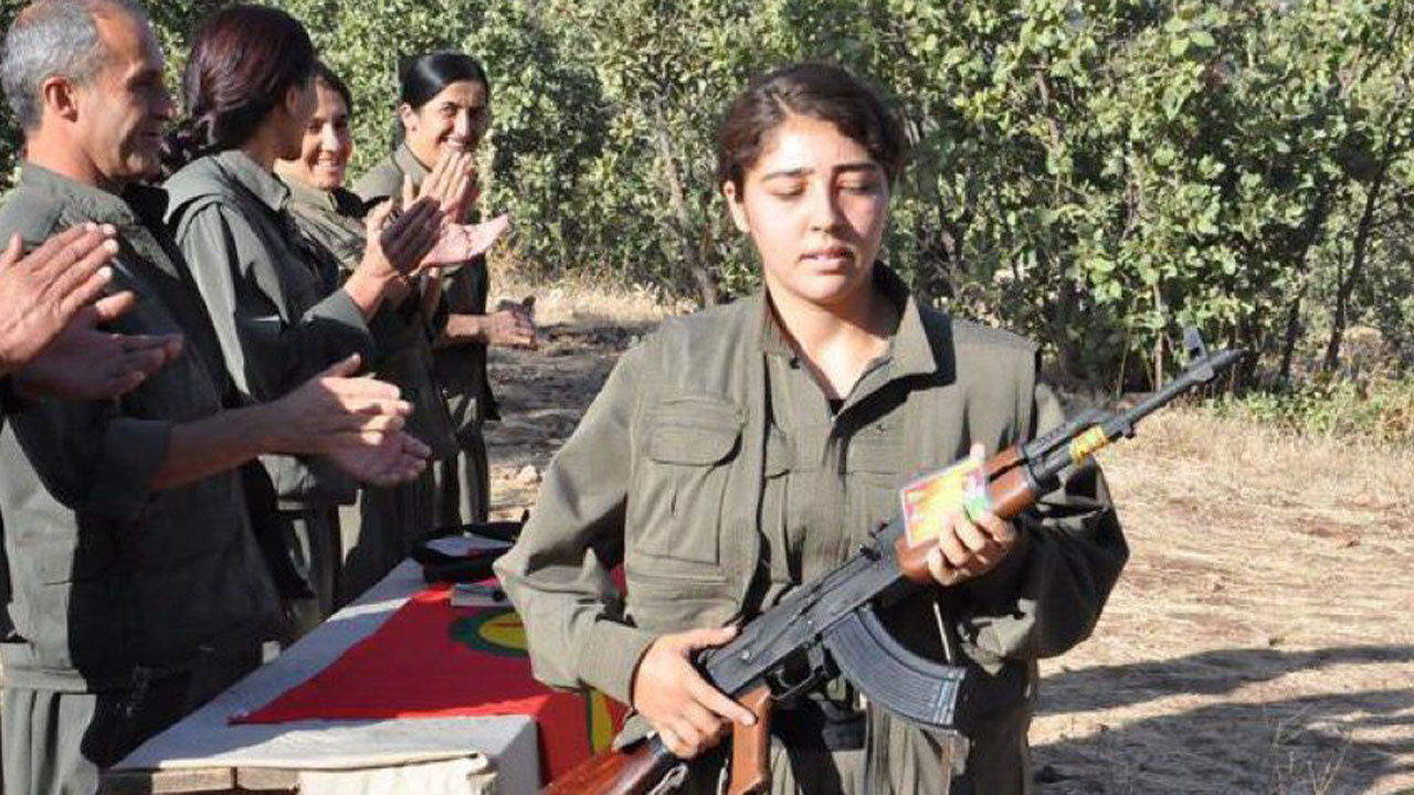 PKK kampında silahlı fotoğrafları ortaya çıktı! İstanbul Büyükşehir çalışanı Şafak gözaltında