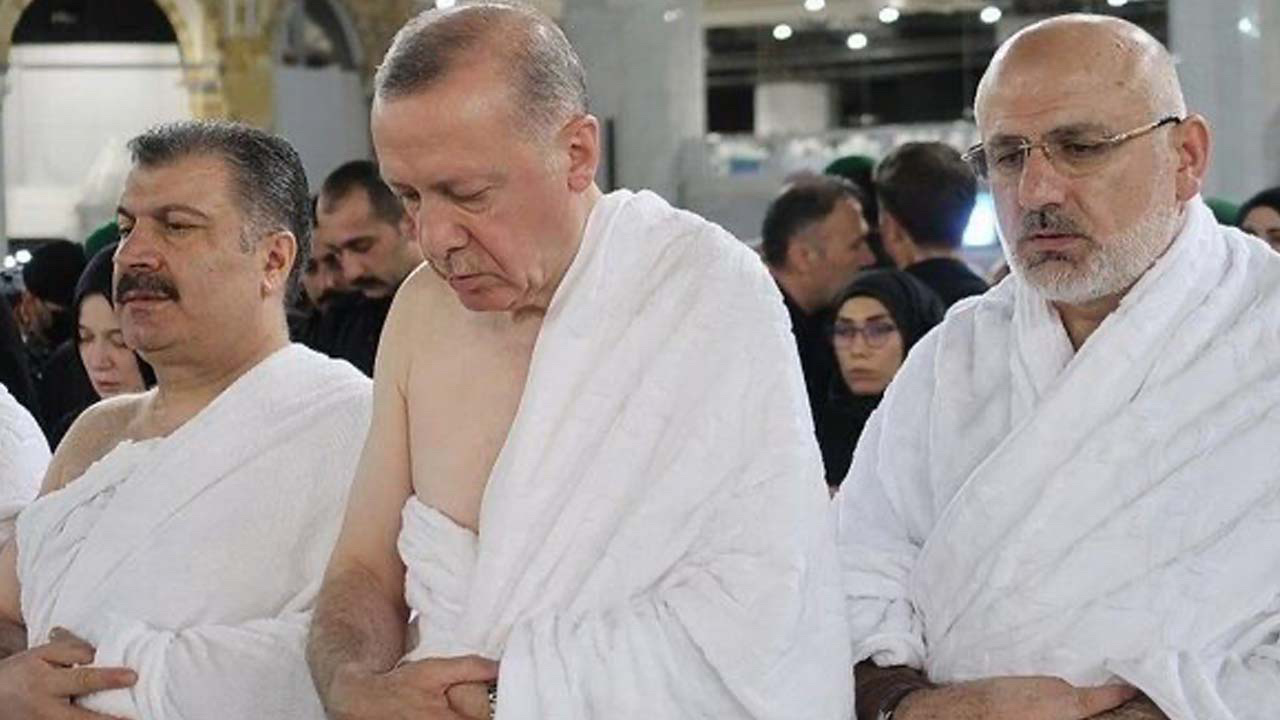 Cumhurbaşkanı Erdoğan Suudi Arabistan ziyaretinde umre yaptı bakanlar da eşlik etti