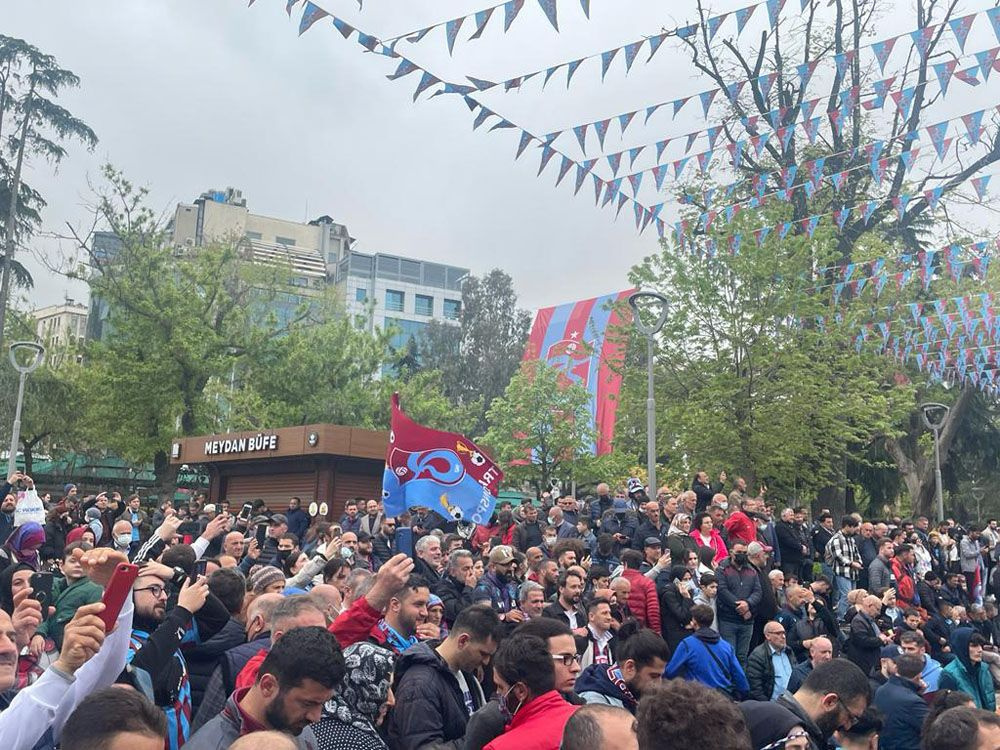 Büyük heyecan! Trabzonspor taraftarları toplanmaya başladı