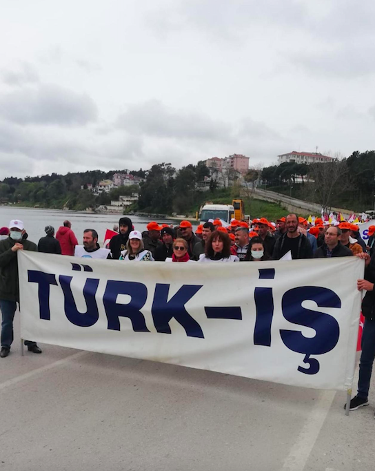 Gezi Parkı sloganları 1 Mayıs'ı karıştırdı Türk-İş kortejden ayrıydı