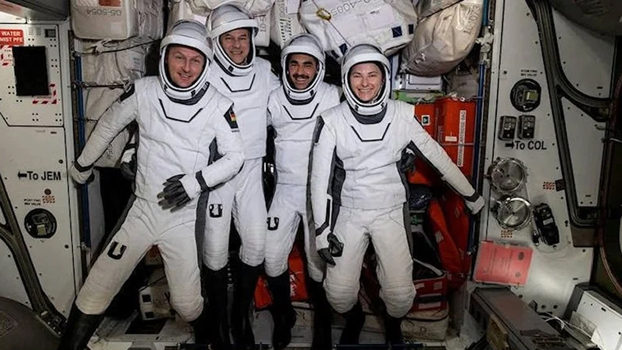 SpaceX ekibinin 6 aylık görevi sona erdi! Yörüngede 177 gün geçirdiler