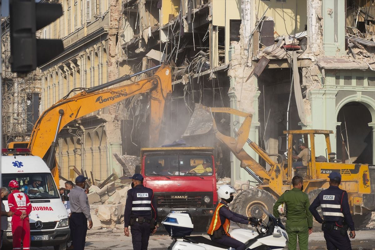 Otelde meydana gelen patlamada 18'e kişi hayatını kaybetti