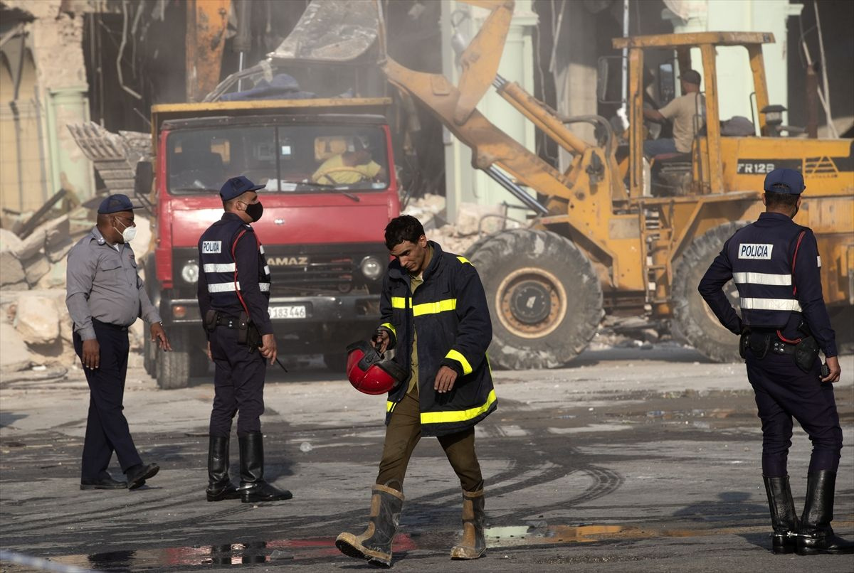 Otelde meydana gelen patlamada 18'e kişi hayatını kaybetti