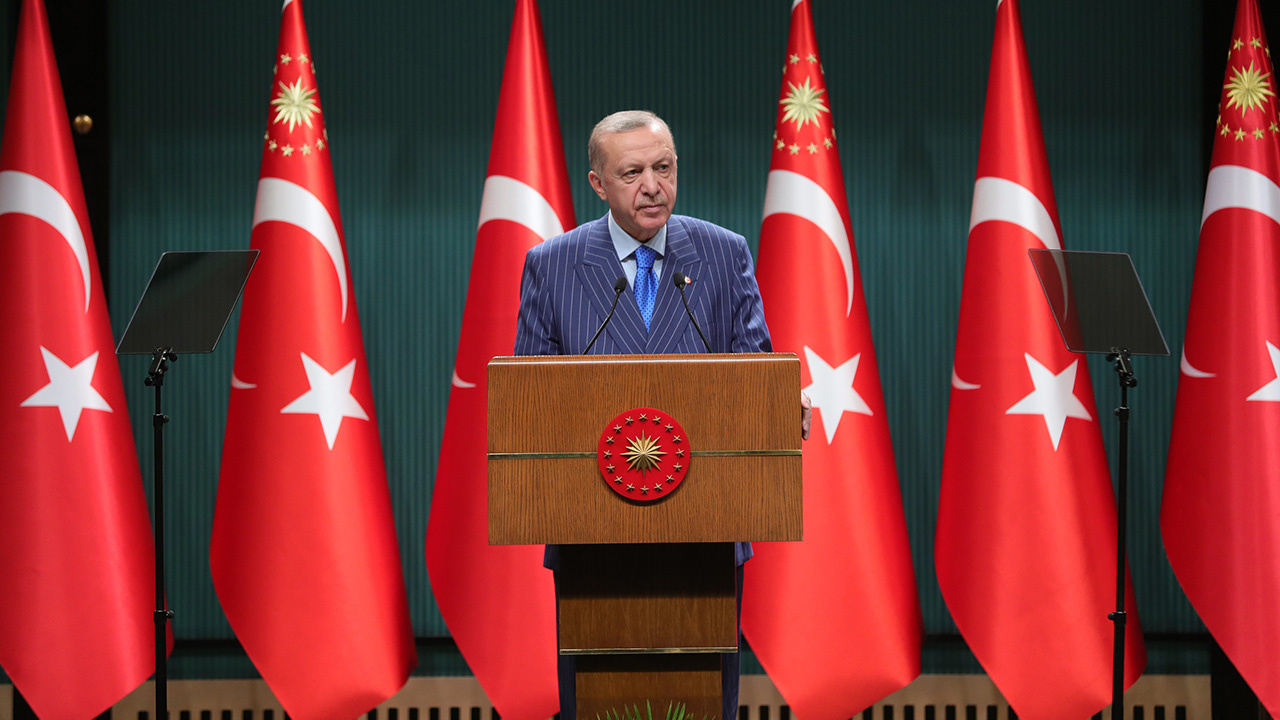 Cumhurbaşkanı Erdoğan'dan enflasyon mesajı! Vatandaşlara sunulacak konut paketlerini de açıkladı