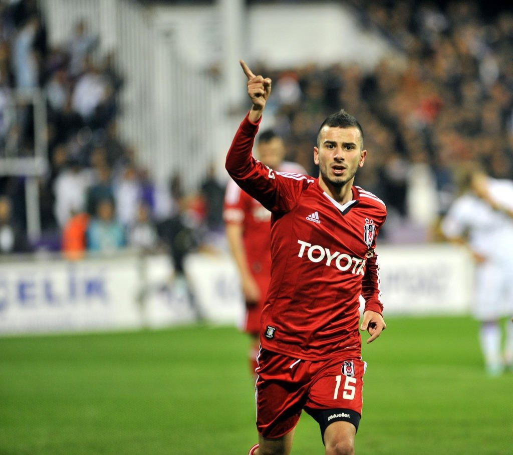 Şampiyon Trabzonspor ilk transfer bombasını patlattı! Beşiktaş'ın yıldız ismi Trabzon'la anlaştı