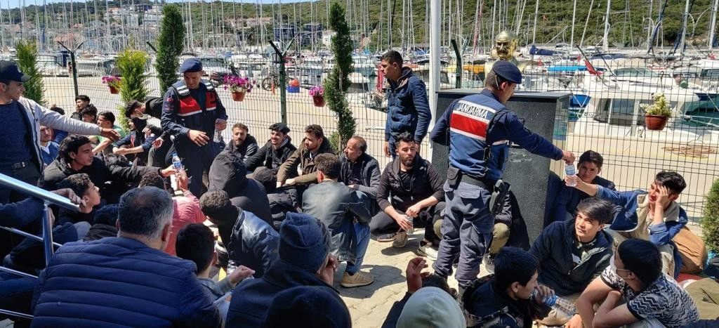 Türkiye genelinde düğmeye basıldı! Binlerce düzensiz göçmen yakalandı