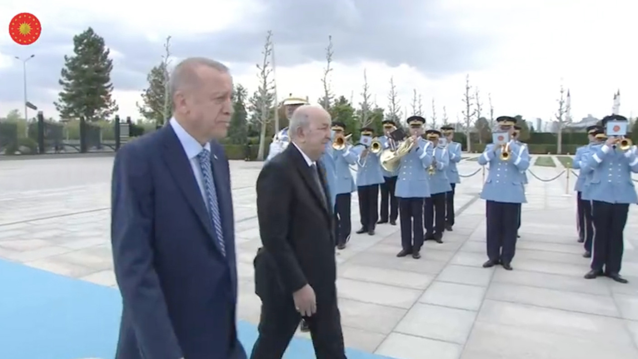Cumhurbaşkanı Erdoğan Cezayir Cumhurbaşkanı Tebbun'u karşıladı