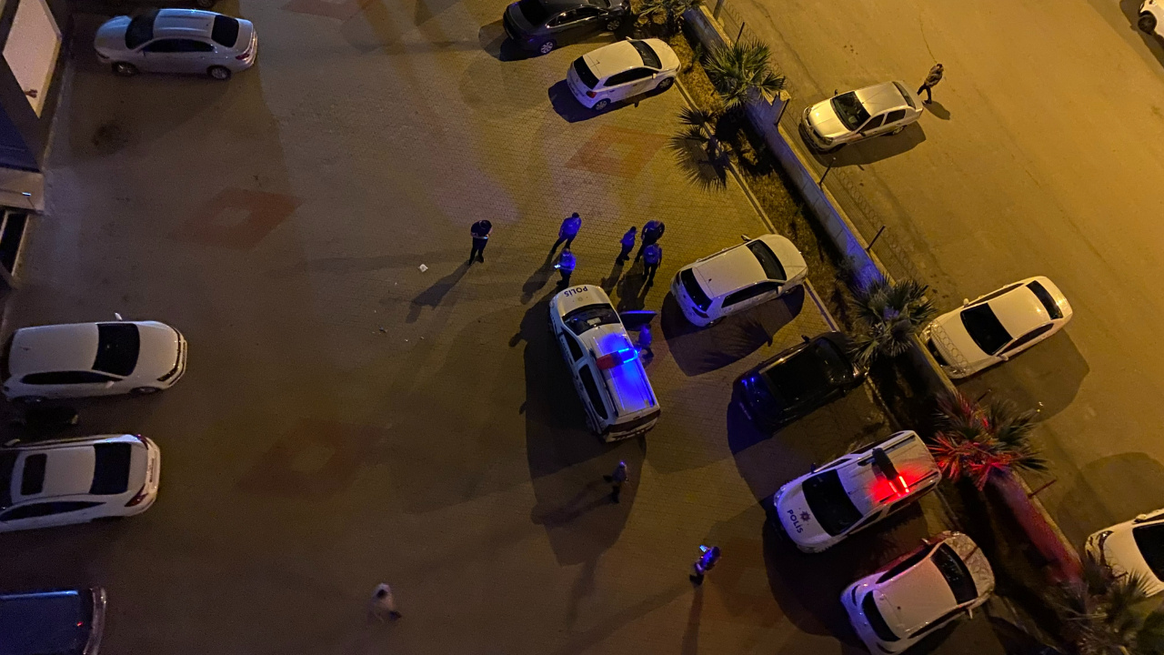 Mersin'de polis arkadaşını silahla yaralayan genç kız intihara teşebbüs etti