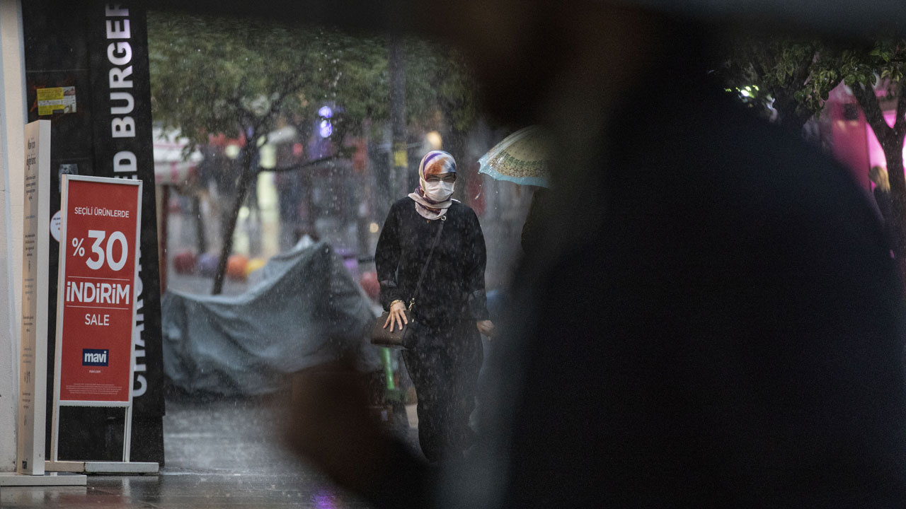 Hemen tedbir alın İstanbul'u vuracak Meteoroloji yağmur alarmı: Balıkesir, Kocaeli, Bursa...