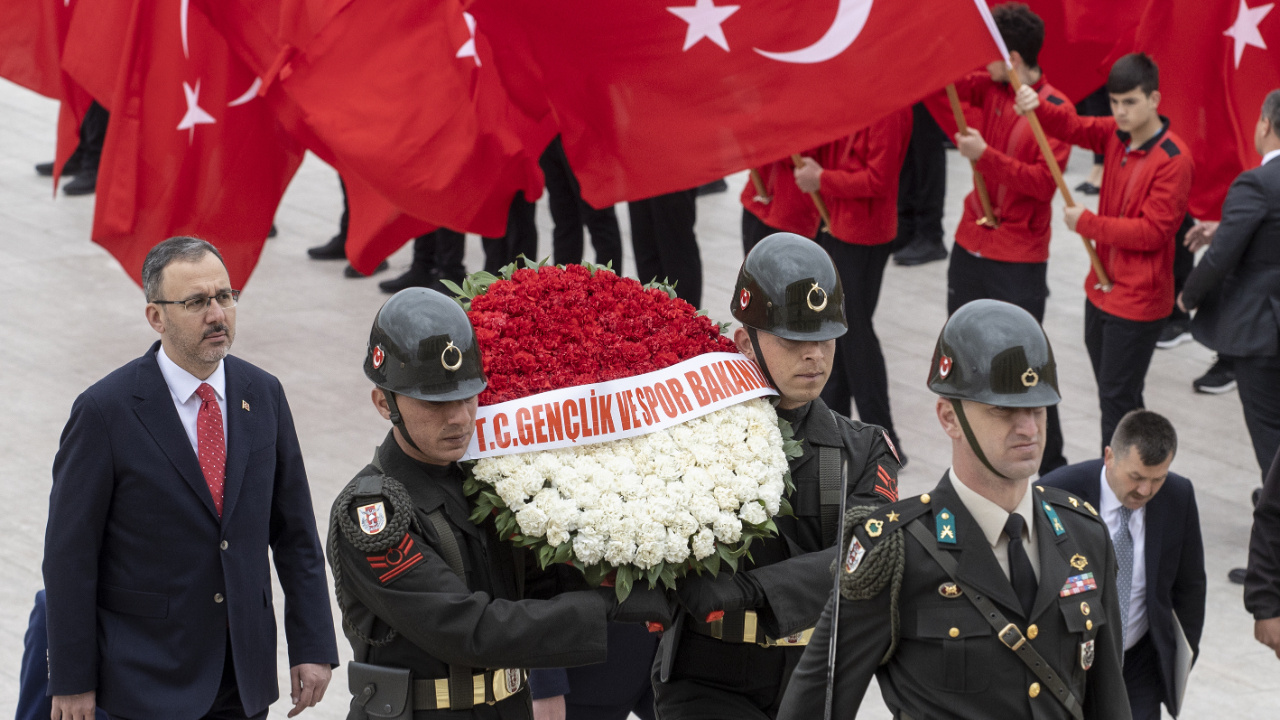 19 Mayıs iki yılın ardından coşkuyla kutlanıyor Anıtkabir'de kalabalık tören