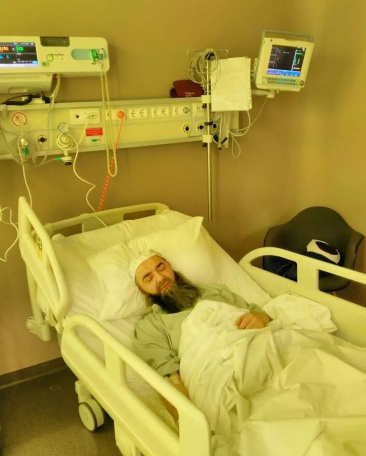 Cübbeli Ahmet Hoca hastaneye kaldırıldı! Cübbeli Ahmet'in hastalığı ne dua istediler