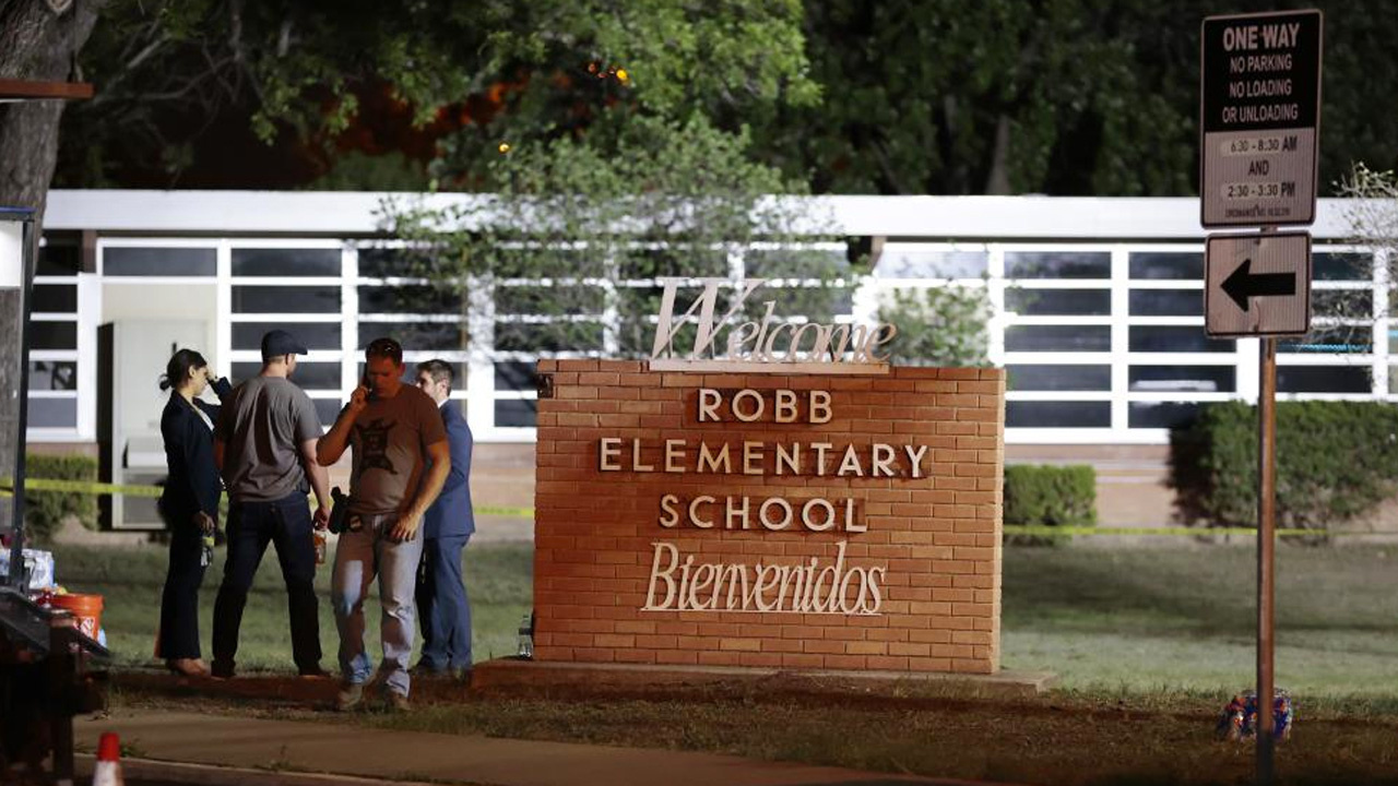 ABD'de ilkokula silahlı saldırı 21 kişi öldü! Saldırgan 18 yaşındaki lise öğrencisi çıktı