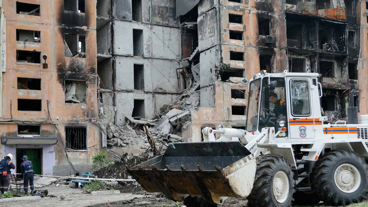 Ukrayna'da dehşet apartman enkazından 200 ceset çıktı