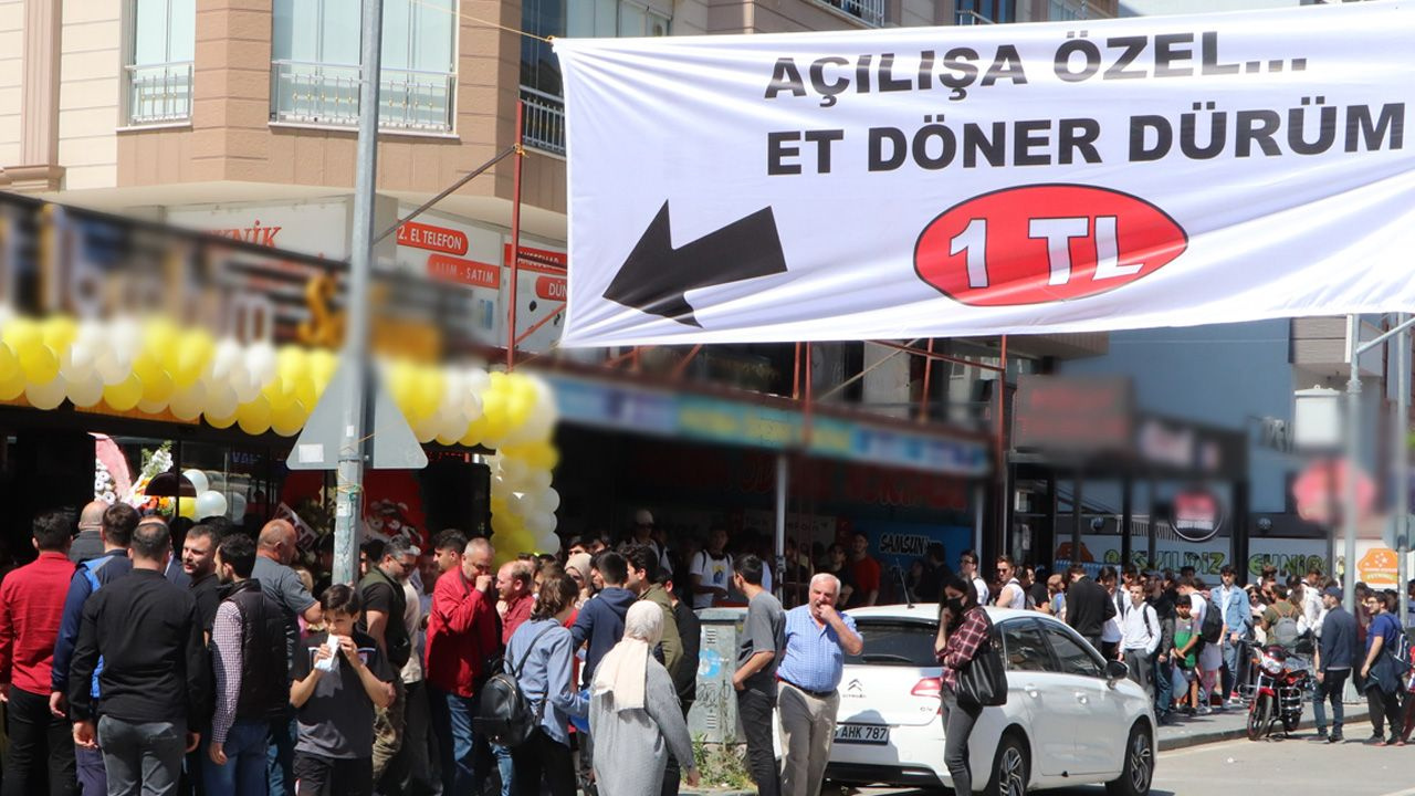 Açılış için döneri 1 Lira yaptılar izdiham oluştu