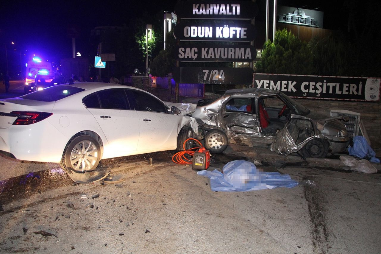 Manisa'da ehliyetsiz ve alkollü sürücü faciası! 4 kişi feci şekilde can verdi