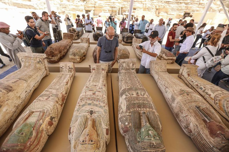 Mısır'da antik döneme ait çok iyi korunmuş 250 mumya ile 150 heykel bulundu