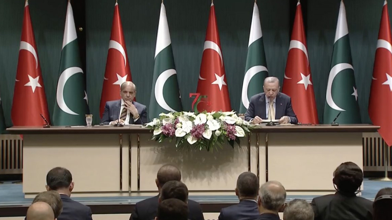 Cumhurbaşkanı Erdoğan ile Pakistan Başbakanı'ndan önemli açıklamalar