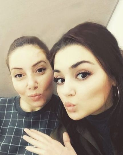 Hande Erçel'i hüngür hüngür ağlatan teşekkür! Sende annemi görüyorum