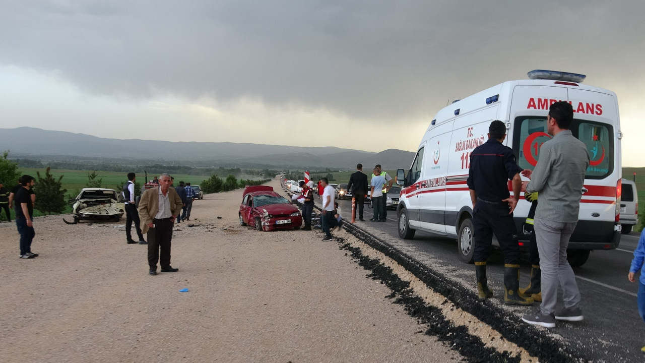 Tokat'ta düğün konvoyunda kaza! Çok sayıda yaralı var