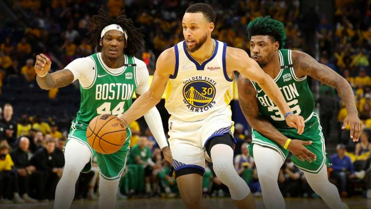 Stephen Curry sahne aldı Golden State Warriors Celtics'i parçaladı