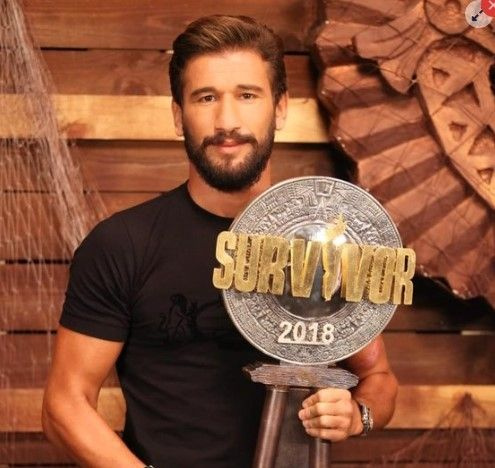 Survivor 2018 şampiyonu Adem'in nişanlısı, görenleri kendine hayran bıraktı! Bakın kim çıktı