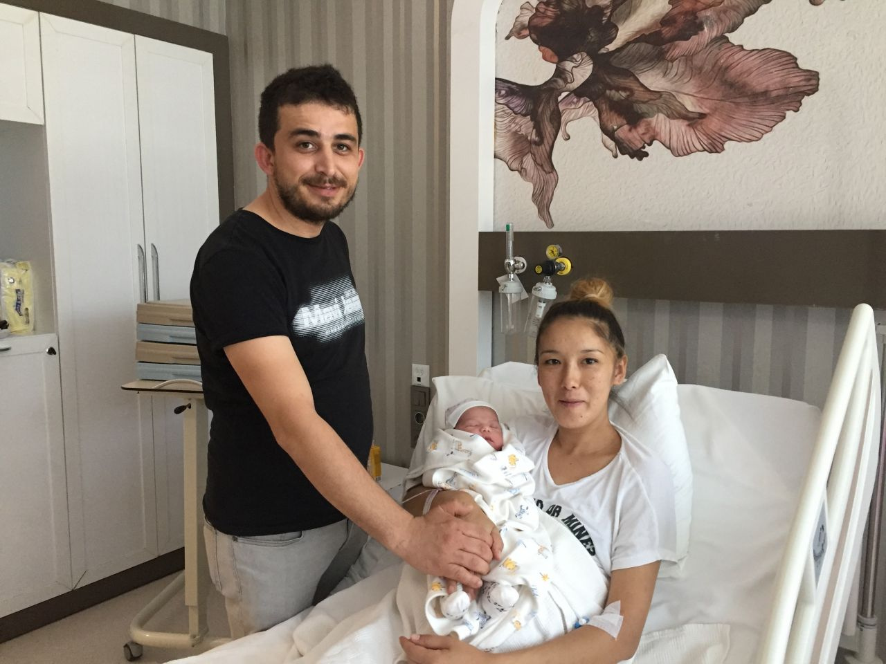 Antalya'da hamile kadın takside doğurdu! Hemşire ve ebe taksiye girip...