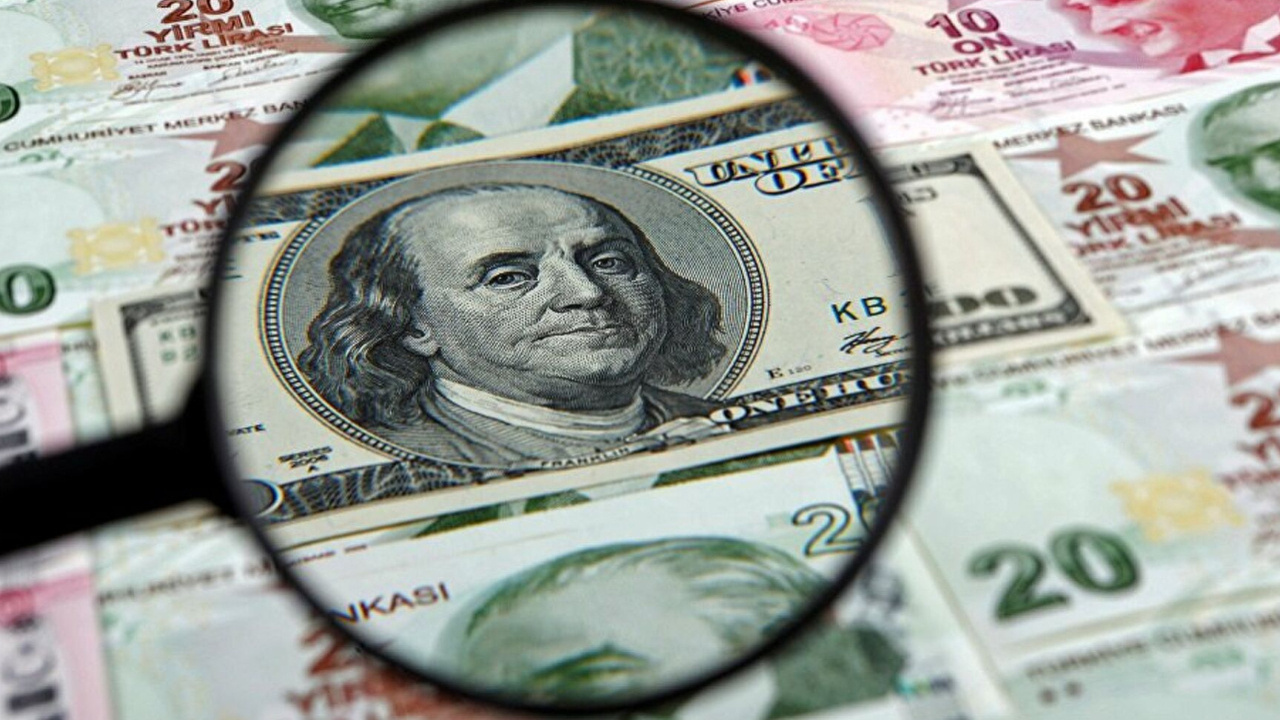 Hazine ve Maliye Bakanlığının duyurusunun ardından yükselişe geçen dolar yeniden 17 lirayı aştı