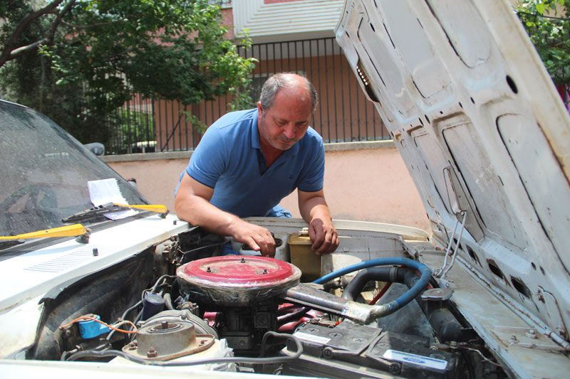 Benzin motorin zammı mucit etti 30 yıllık şoför otomobilin yakıt parasını yüzde 50 düşürdü