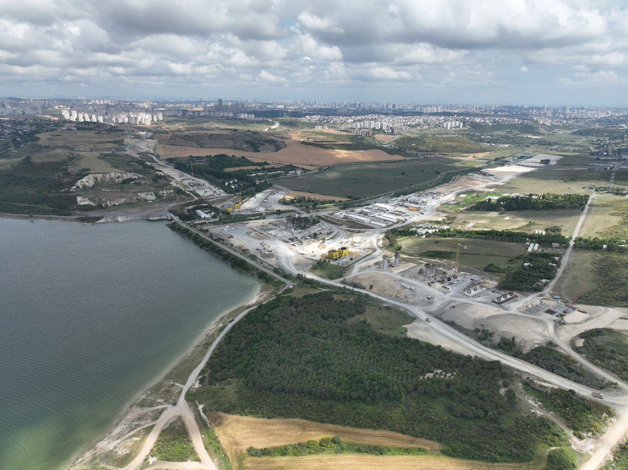 Kanal İstanbul Projesi'nin ilk köprüsü yükseliyor