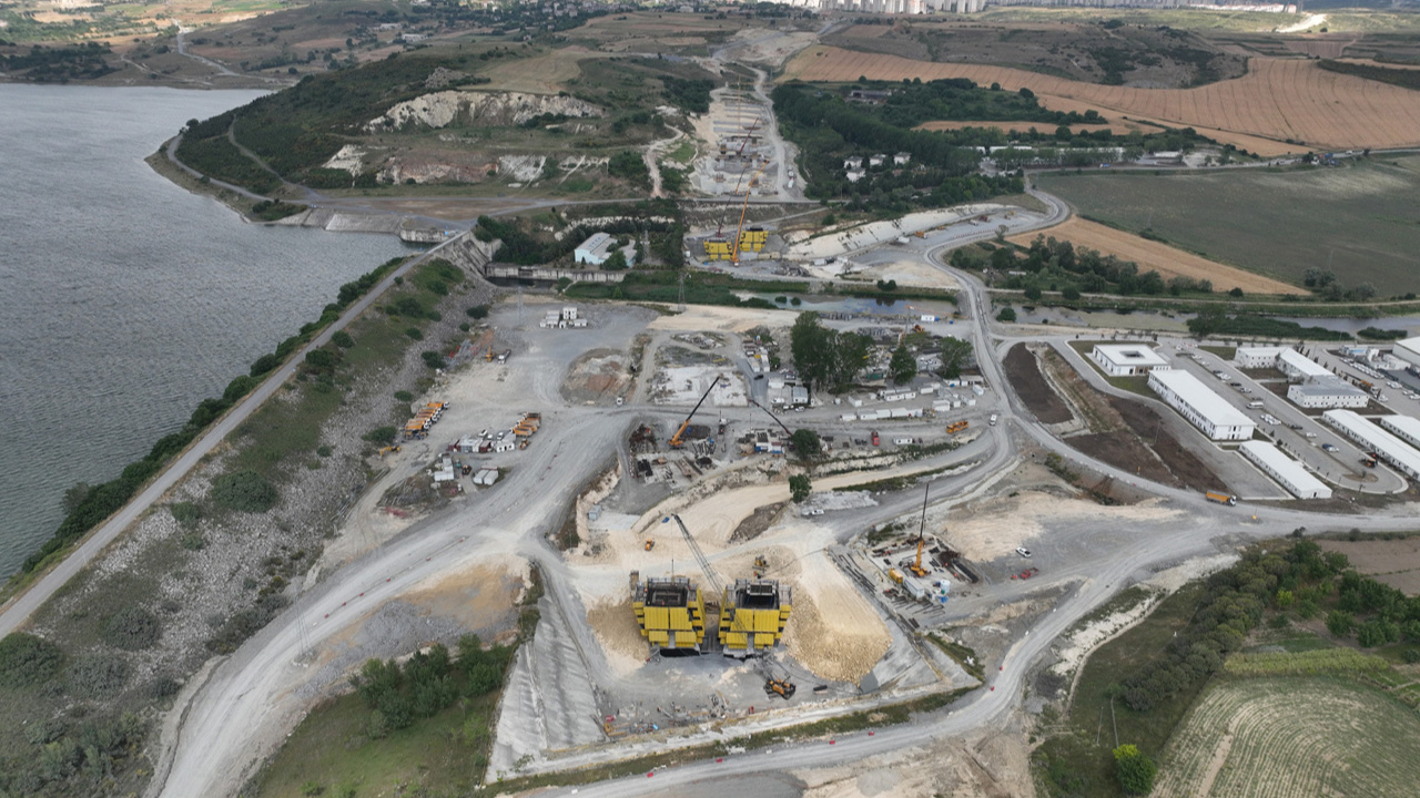 Kanal İstanbul Projesi'nin ilk köprüsü yükseliyor