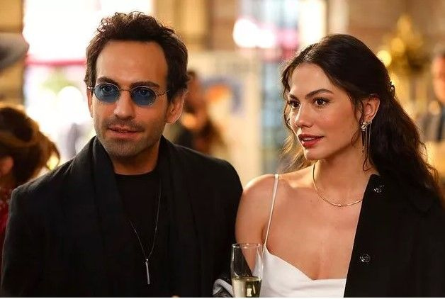 Demet Özdemir ve Buğra Gülsoy "Dünyayla Benim Aramda" dizisinde buluştu! İlk kareler olay oldu!