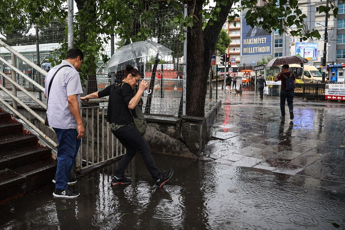 Durum çok fena! 37 şehir için sağanak, dolu, yağmur, sel! Ankara, İstanbul, Konya, Trabzon