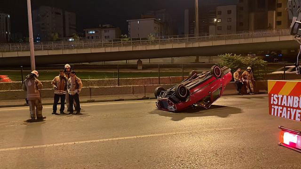 D-100'de takla atan otomobilin sürücüsü kaçtı