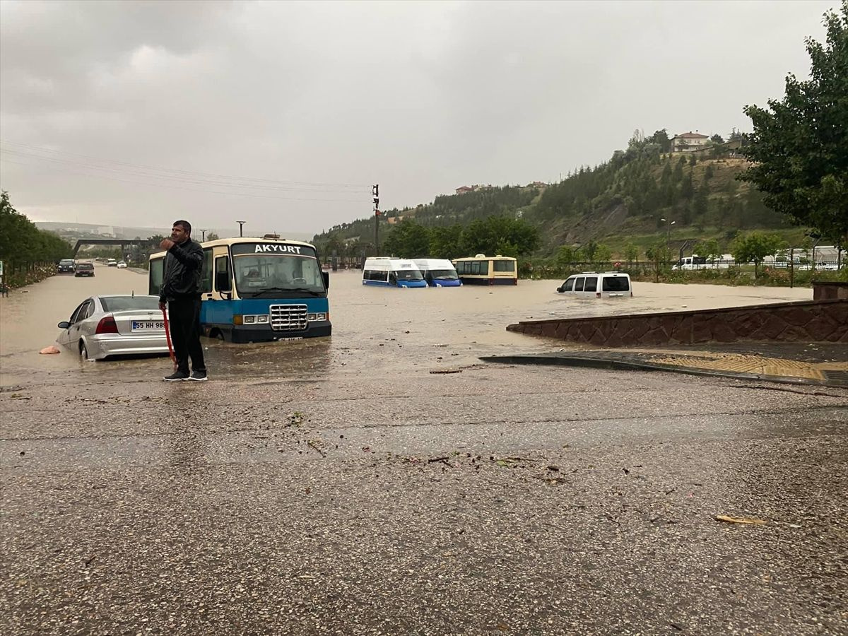 Ankara'da selin faturası artıyor, 3 kişi öldü 1 kişi kayıp! Meteoroloji uyardı: Daha beteri geliyor