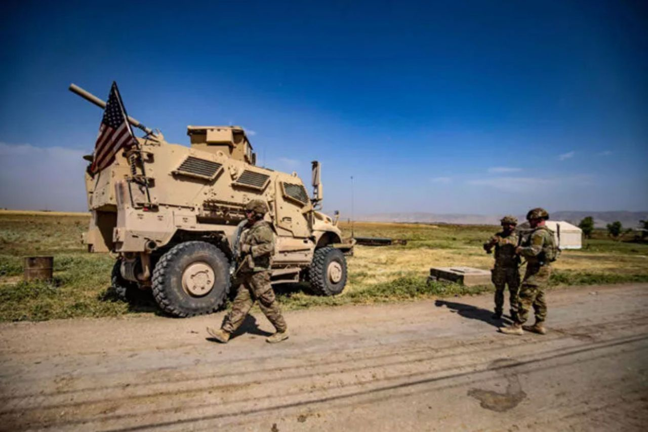 ABD askeri PKK-YPG'li teröristlerle sınırda devriye gezmeye başladı! Türkiye'ye gözdağı