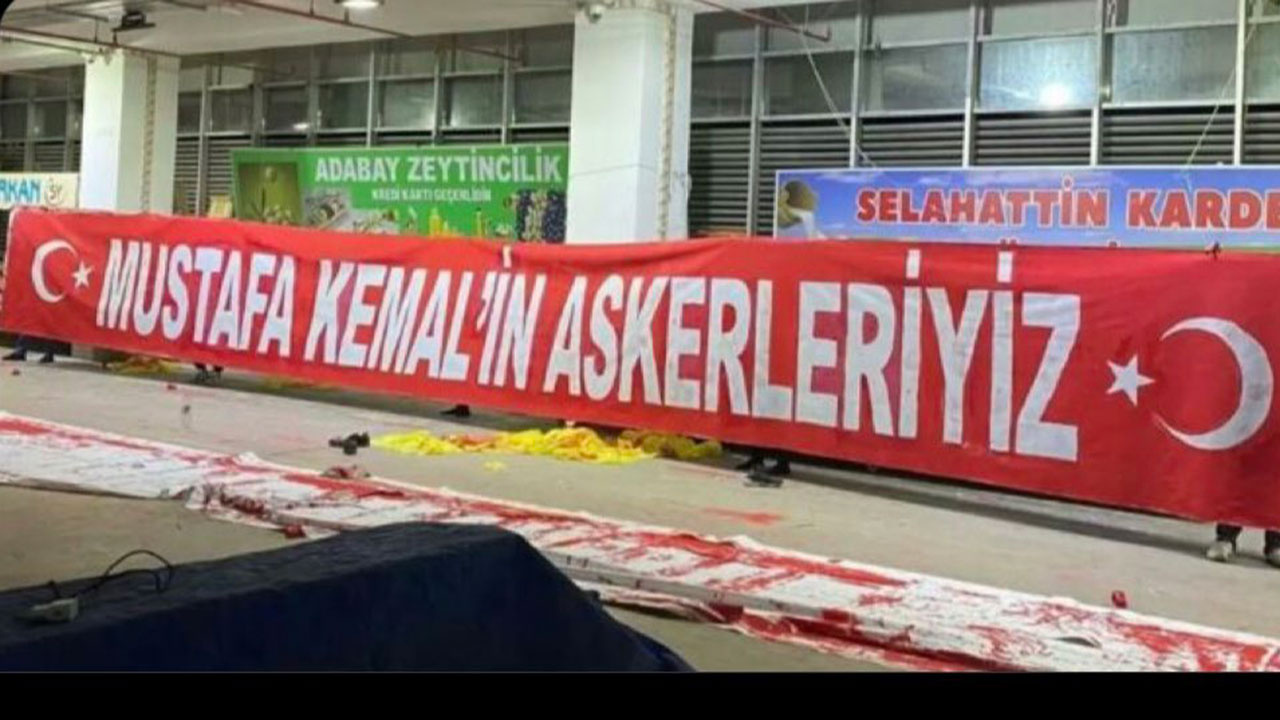 Fatih Altaylı'dan olay iddia! Atatürk pankartı Futbol Federasyonu tarafından stada alınmadı