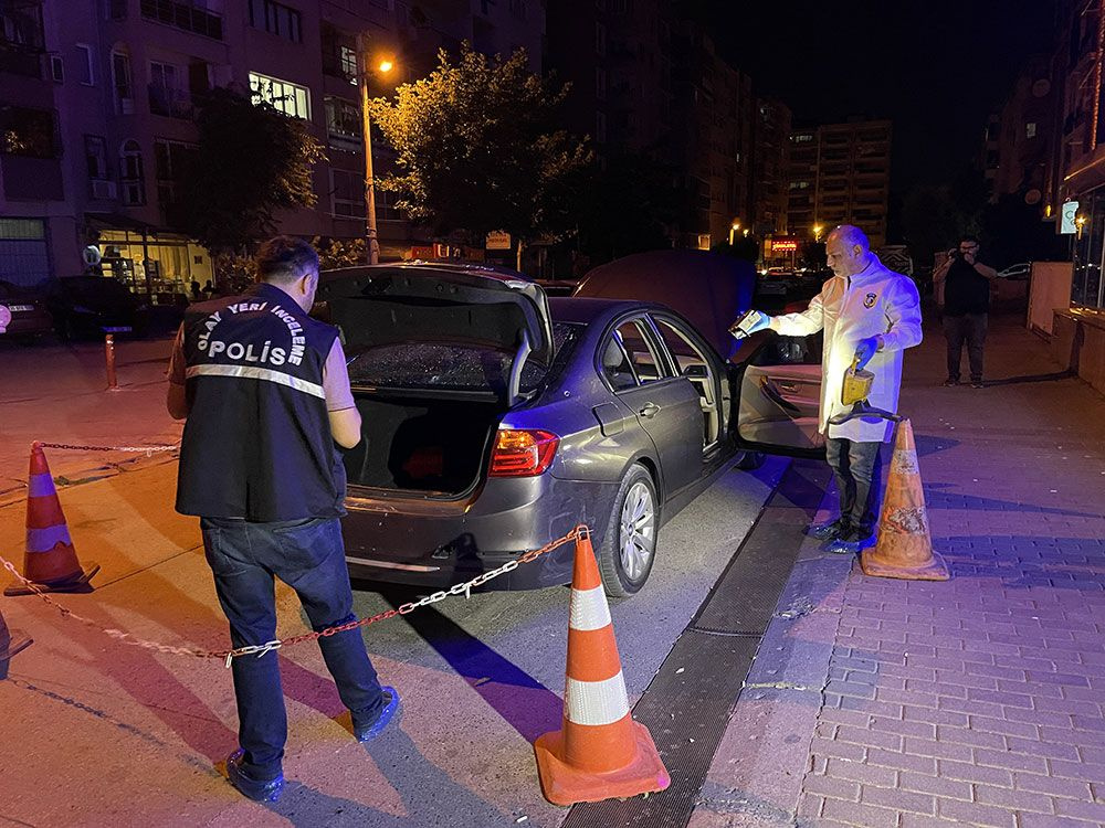 İzmir'de polise silahlı saldırı! Çıkan çatışmada biri polis iki kişi yaralandı