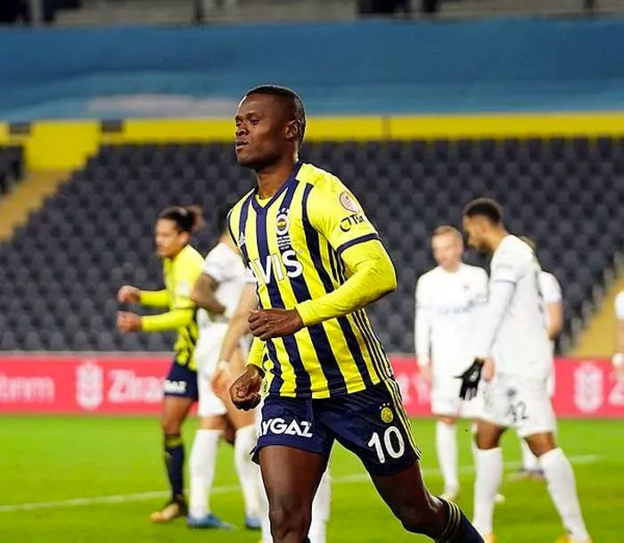 Fenerbahçe'de Jorge Jesus'un biletini kestiği 9 futbolcu belli sürpriz isimler listede